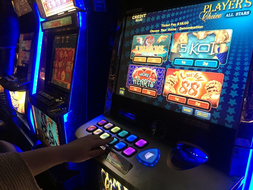 Online Slot Selection